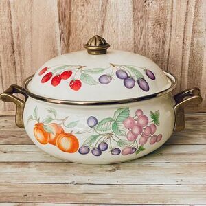 Vintage 80’s enamelware floral Dutch Ivory oven pot w/ lid 2 Quart Gold Handles